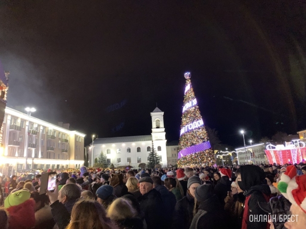 Огни на главной елке зажгут 16 декабря. Что ждет брестчан