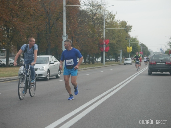 Зимний забег по вечернему Бресту организуют в городе 20 декабря Зимний забег по вечернему Бресту организуют в городе 20 декабря