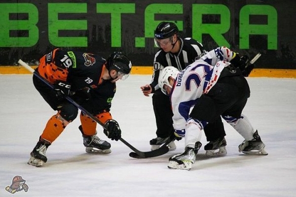 «Брест» добился победы в Солигорске над лидером чемпионата Беларуси по хоккею с шайбой «Брест» добился победы в Солигорске над лидером чемпионата Беларуси по хоккею с шайбой