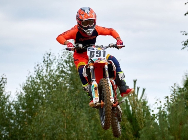 14-летний кобринчанин стал абсолютным лидером первого этапа чемпионата и первенства Беларуси по мотокроссу