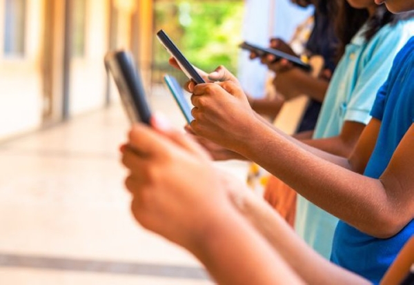 В Китае ограничат мобильный интернет детям в возрасте до 18 лет