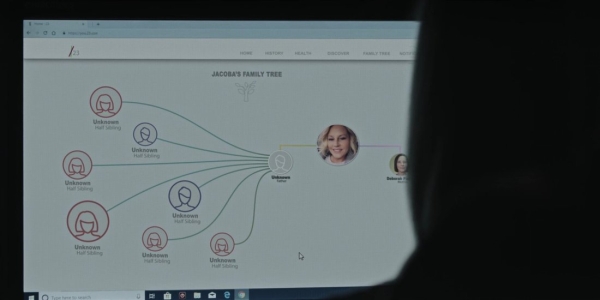 Врач годами подменял донорскую сперму своей — теперь у него больше 90 детей. История шокирующего эксперимента